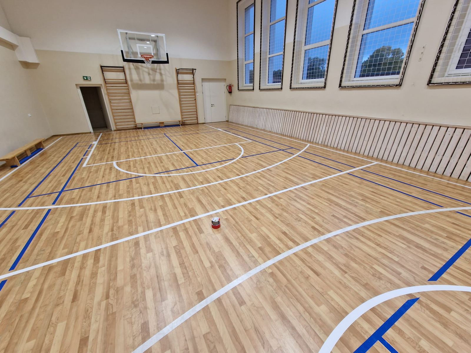 Mokyklos sporto salė ir sanitariniai mazgai – darbų nuotrauka